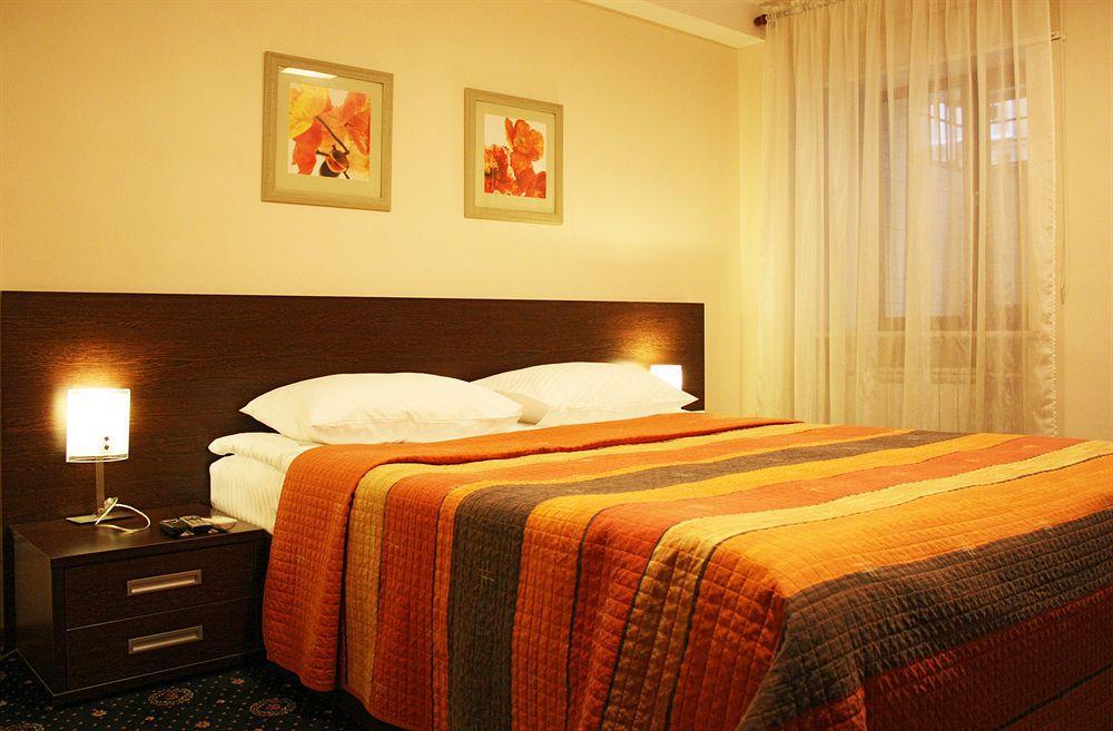 Senator City Center Kiev Esterno foto