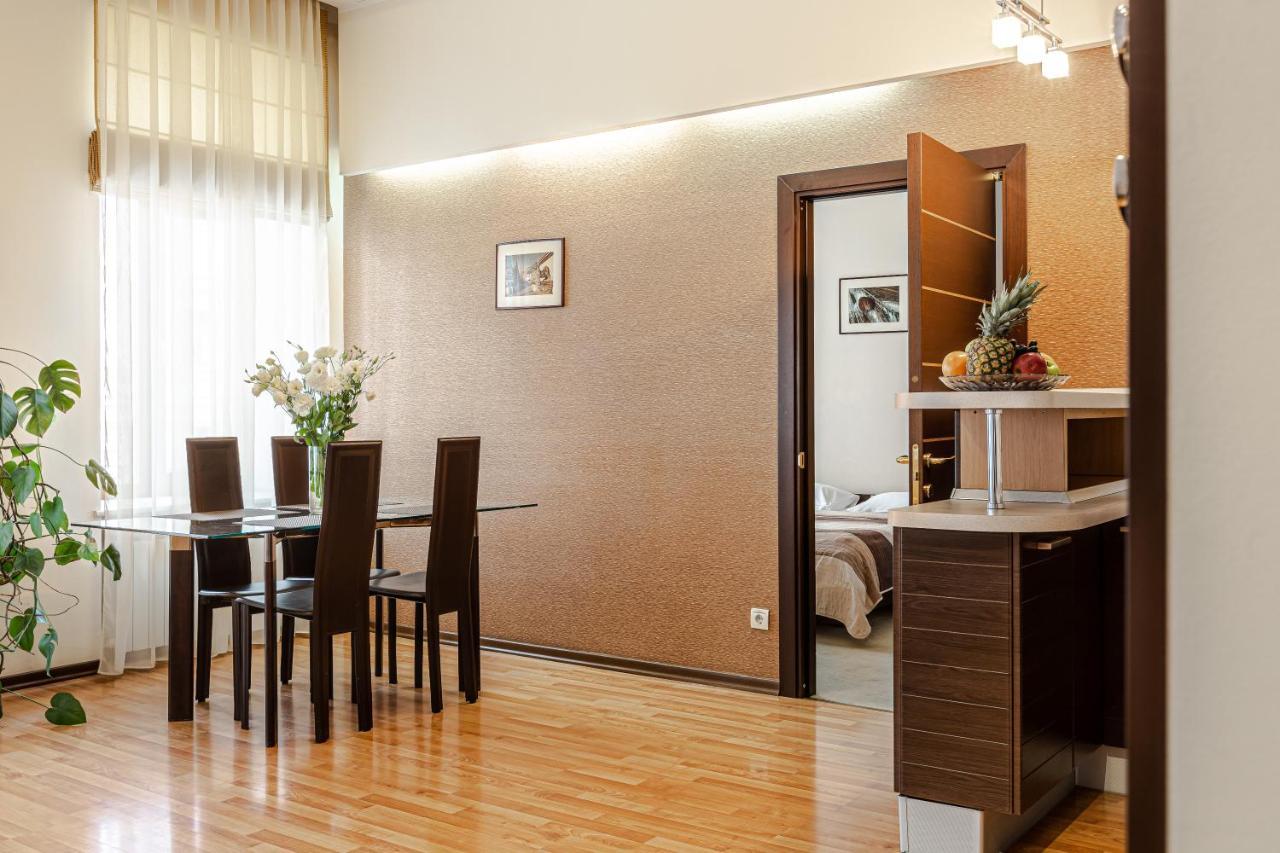 Senator City Center Kiev Esterno foto
