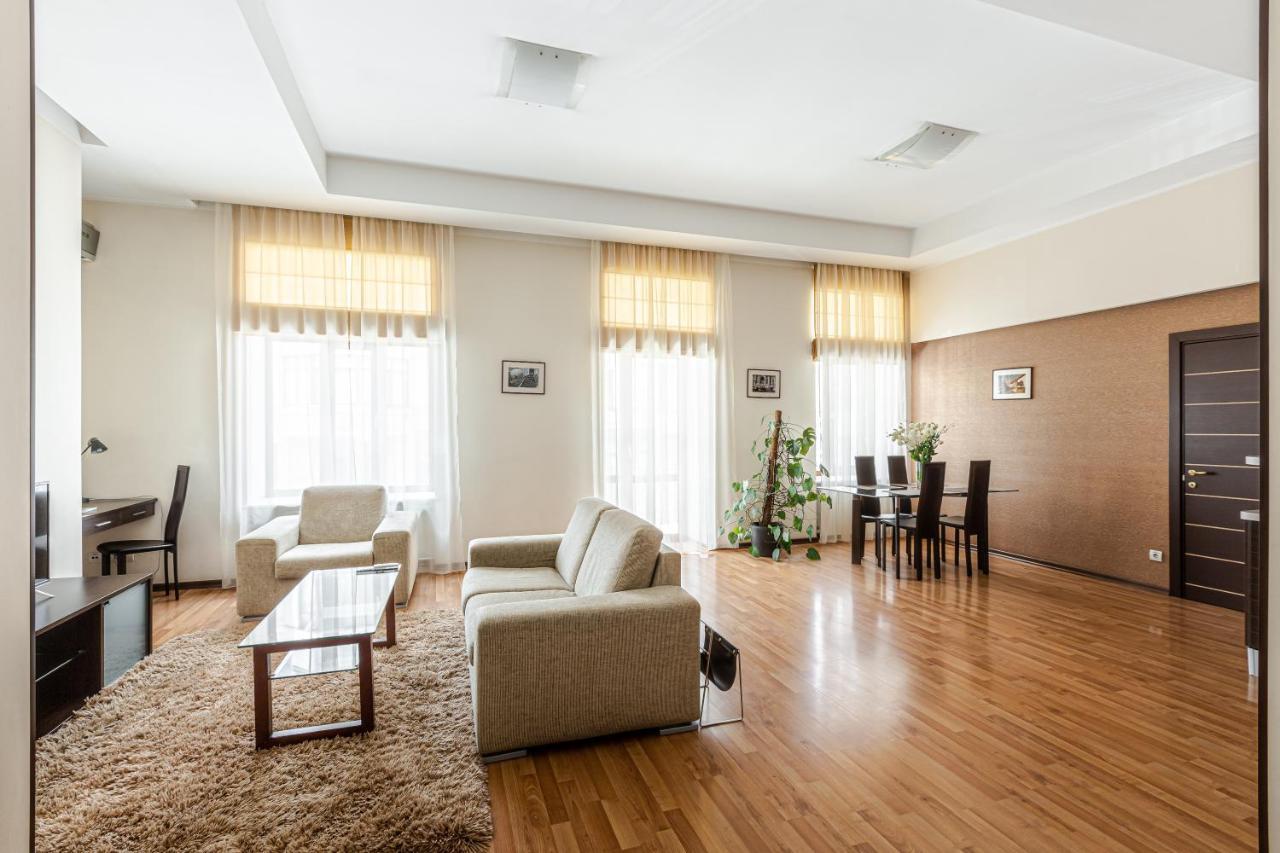 Senator City Center Kiev Esterno foto