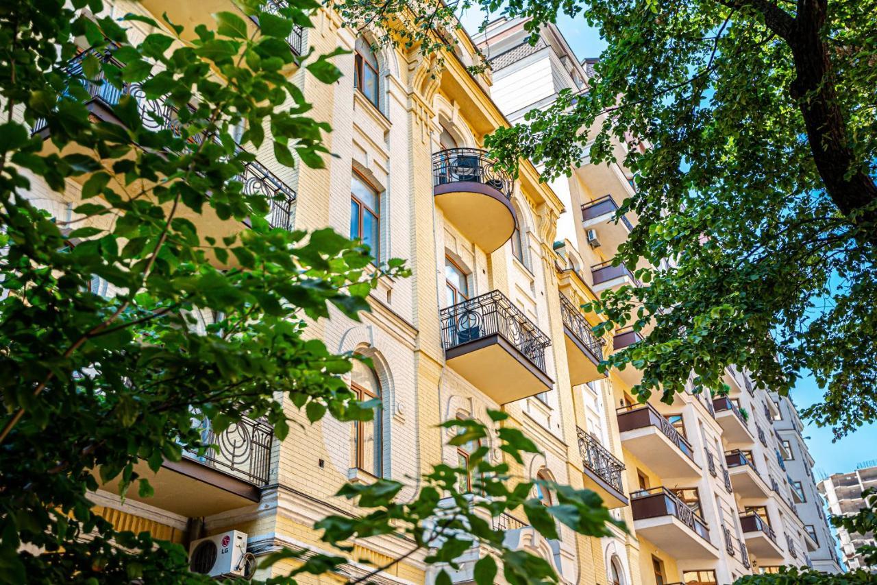Senator City Center Kiev Esterno foto